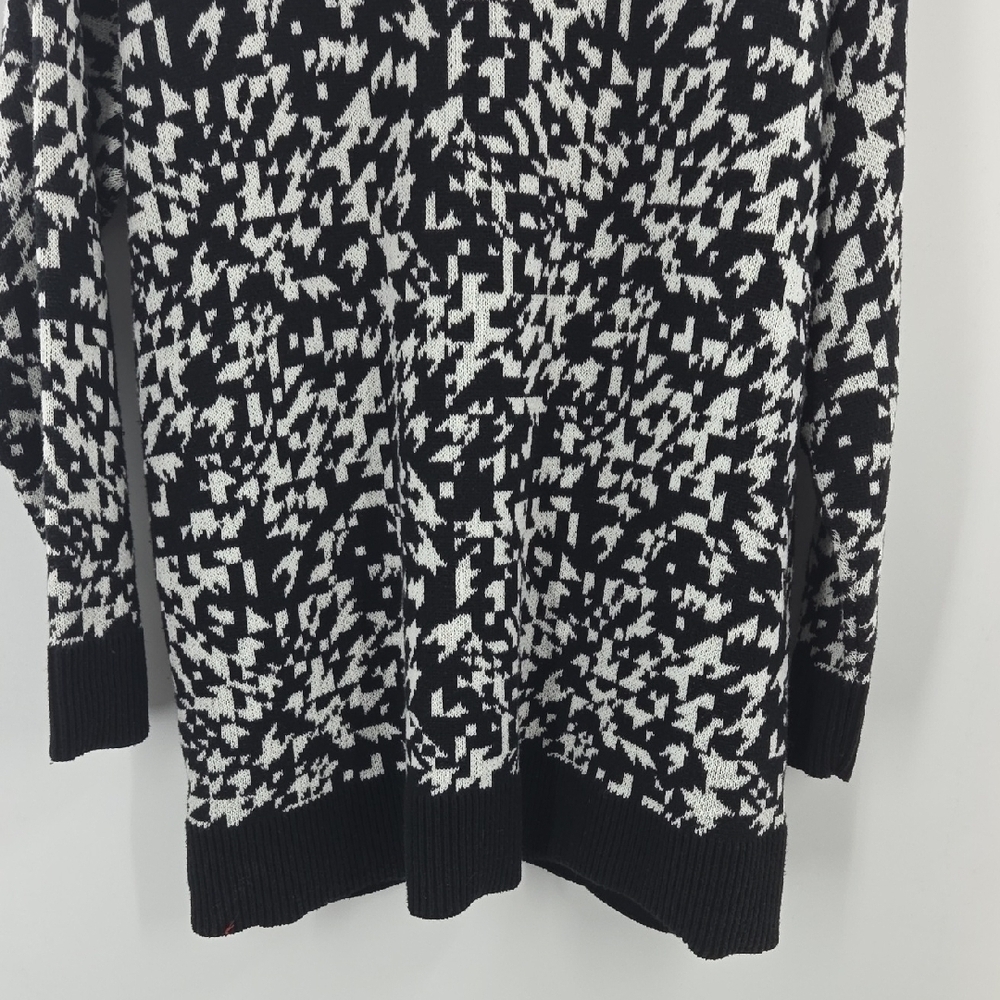 Elegant Black and White Women's Button Up Cardigan - Picture 10 of 15
